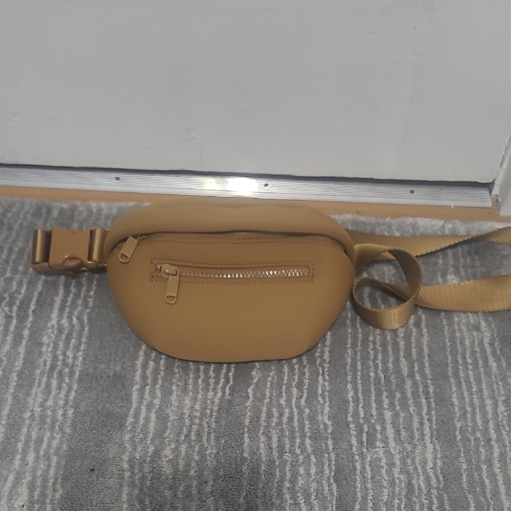 Tan Belt Bag with Zipper